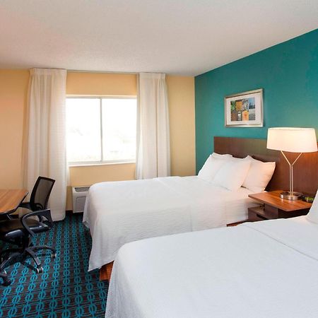 Fairfield Inn & Suites Грийли Екстериор снимка