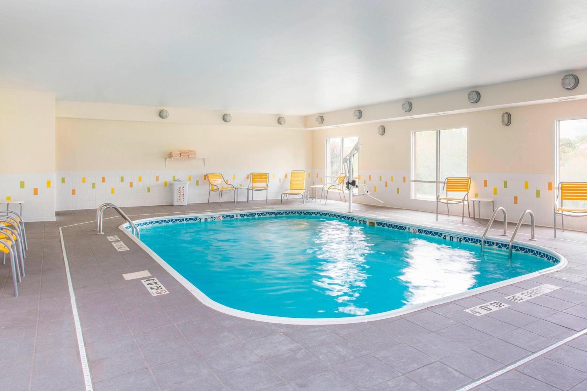 Fairfield Inn & Suites Грийли Екстериор снимка