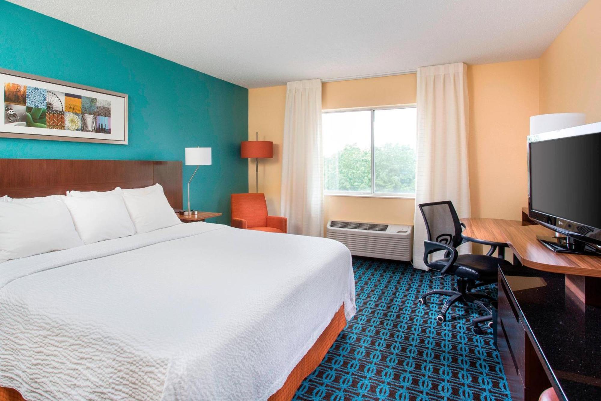 Fairfield Inn & Suites Грийли Екстериор снимка